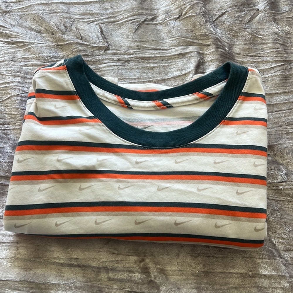 Men’s Nike Tee size Medium